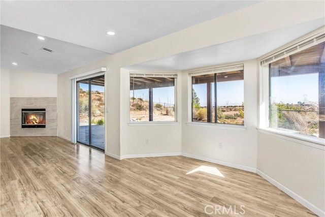 8121 Anaconda Avenue, Oak Hills, CA 92344