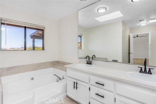 8121 Anaconda Avenue, Oak Hills, CA 92344