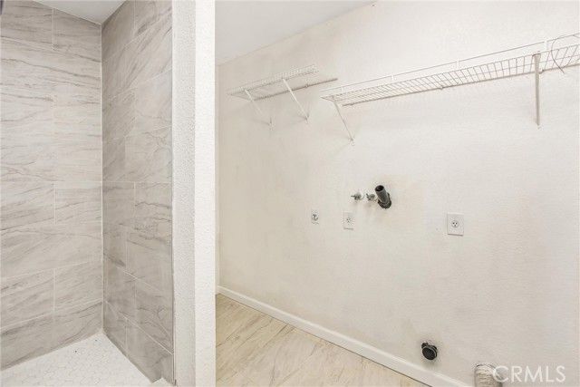 8121 Anaconda Avenue, Oak Hills, CA 92344