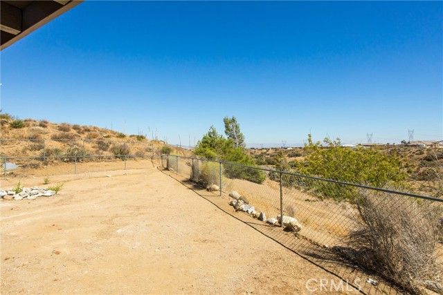 8121 Anaconda Avenue, Oak Hills, CA 92344