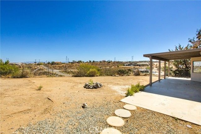 8121 Anaconda Avenue, Oak Hills, CA 92344