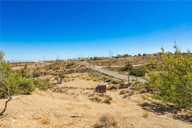 8121 Anaconda Avenue, Oak Hills, CA 92344