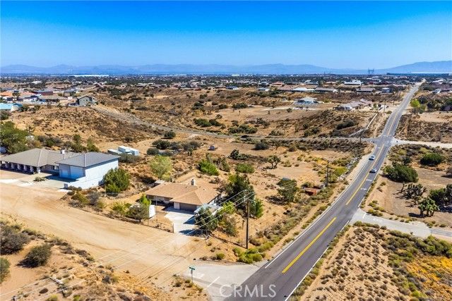 8121 Anaconda Avenue, Oak Hills, CA 92344