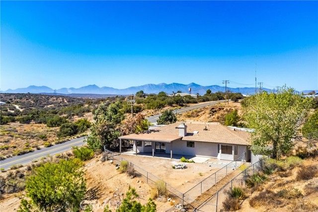 8121 Anaconda Avenue, Oak Hills, CA 92344