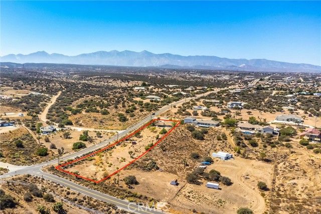 8121 Anaconda Avenue, Oak Hills, CA 92344