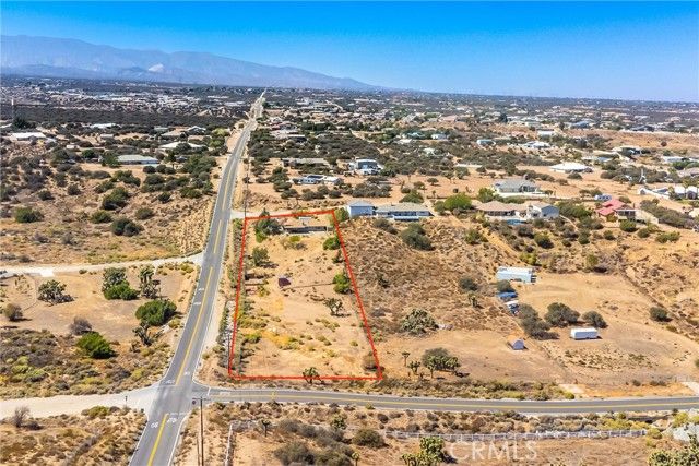 8121 Anaconda Avenue, Oak Hills, CA 92344