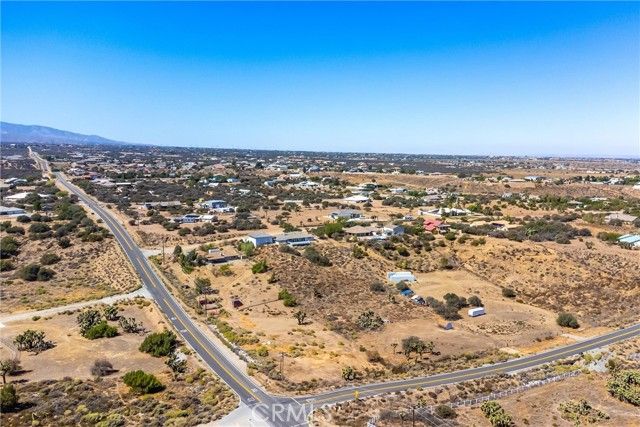 8121 Anaconda Avenue, Oak Hills, CA 92344