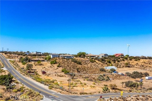 8121 Anaconda Avenue, Oak Hills, CA 92344