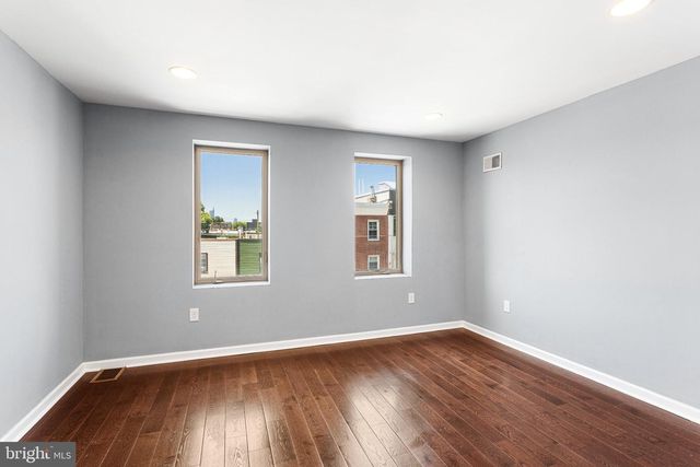 2209 E HUNTINGDON ST, Philadelphia, PA 19125