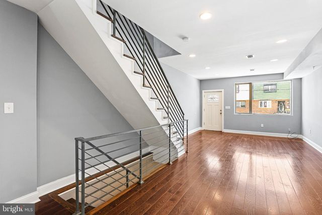 2209 E HUNTINGDON ST, Philadelphia, PA 19125