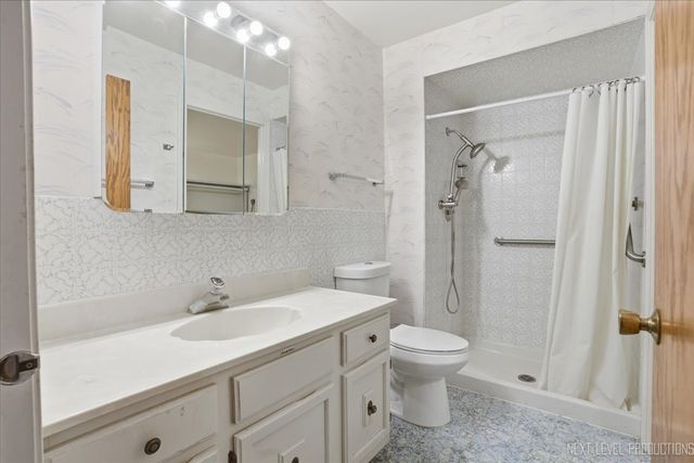 7730 Dempster Street 205, Morton Grove, IL 60053