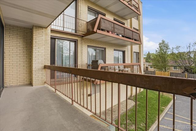 7730 Dempster Street 205, Morton Grove, IL 60053