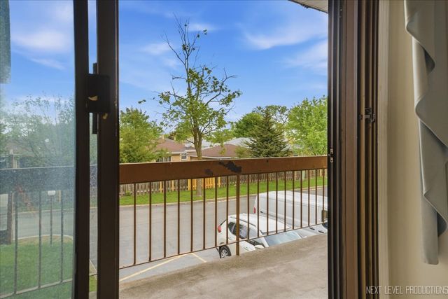 7730 Dempster Street 205, Morton Grove, IL 60053