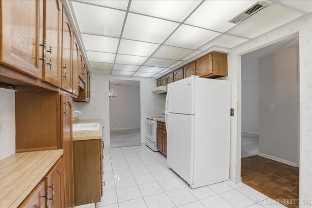 7730 Dempster Street 205, Morton Grove, IL 60053