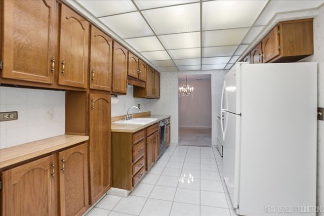 7730 Dempster Street 205, Morton Grove, IL 60053