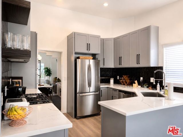 68725 Tachevah Drive, Cathedral City, CA 92234