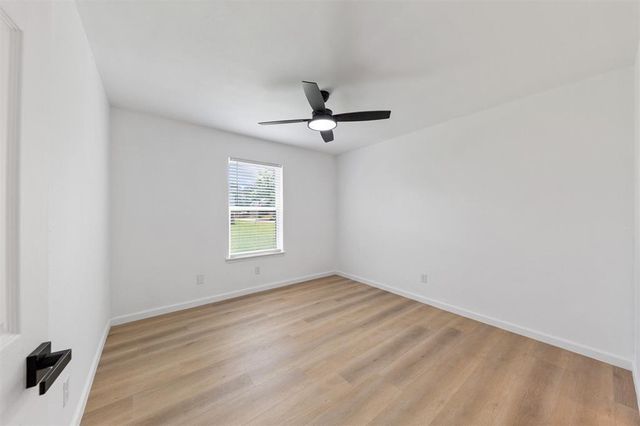815 Lyle West Avenue C, Cleveland, TX 77327
