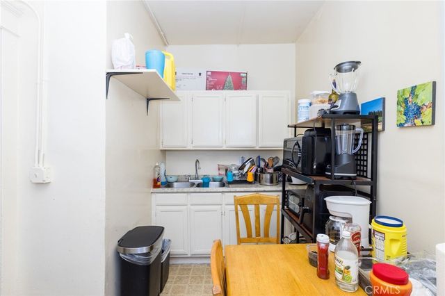 694 S Burlington Avenue, Los Angeles, CA 90057