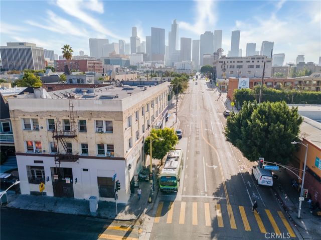 694 S Burlington Avenue, Los Angeles, CA 90057