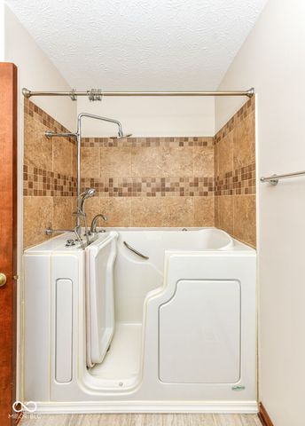 1065 Alydar Circle, Indianapolis, IN 46217