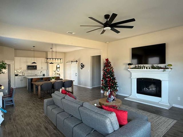 1557 Sidewinder Trail, Weatherford, TX 76087