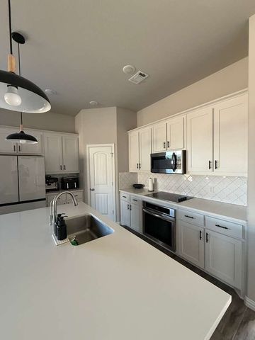 1557 Sidewinder Trail, Weatherford, TX 76087