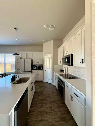 1557 Sidewinder Trail, Weatherford, TX 76087