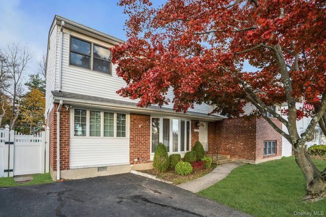 22 Schuyler Drive, Commack, NY 11725