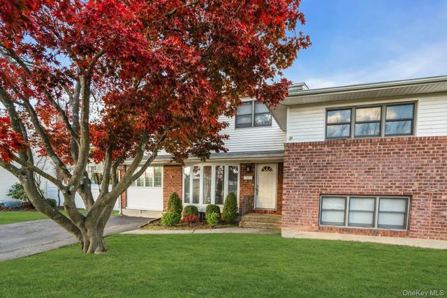 22 Schuyler Drive, Commack, NY 11725