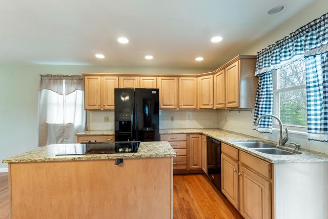 28316 Farm Road 1220, Eagle Rock, MO 65641