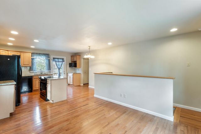 28316 Farm Road 1220, Eagle Rock, MO 65641