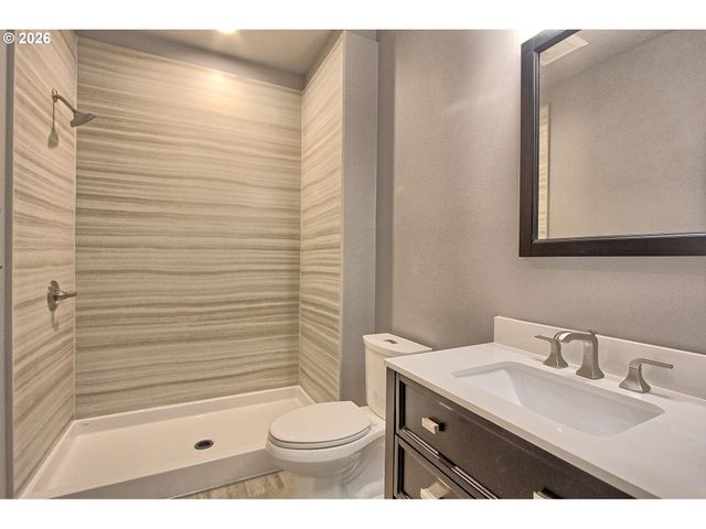 215 Ne 30th, Portland, OR 97232