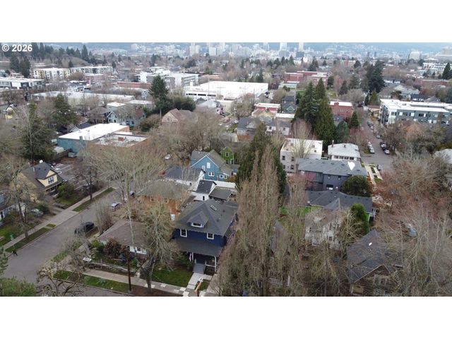 215 Ne 30th, Portland, OR 97232