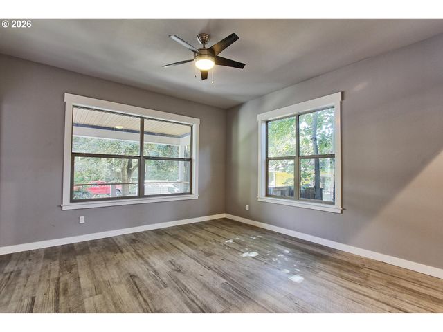 215 Ne 30th, Portland, OR 97232