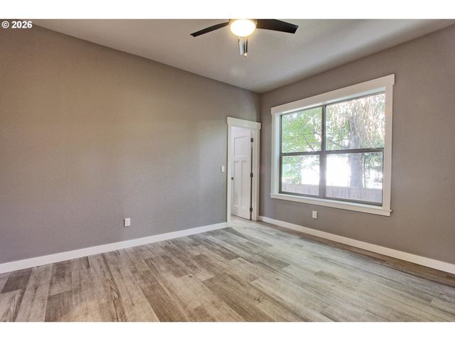 215 Ne 30th, Portland, OR 97232