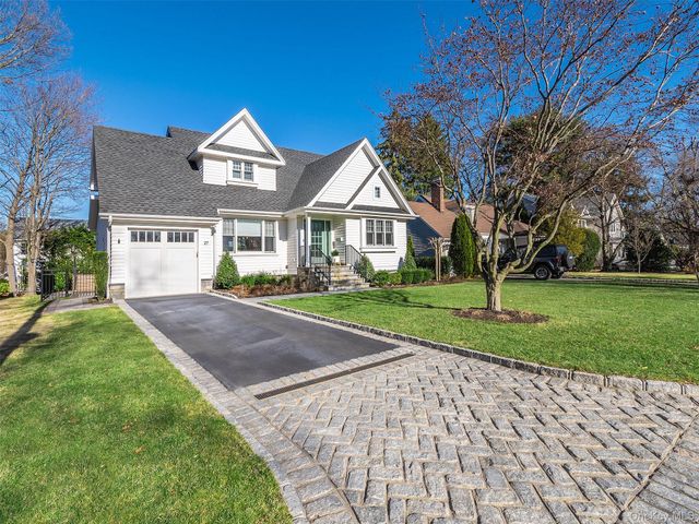 27 Pine Street, Port Washington, NY 11050