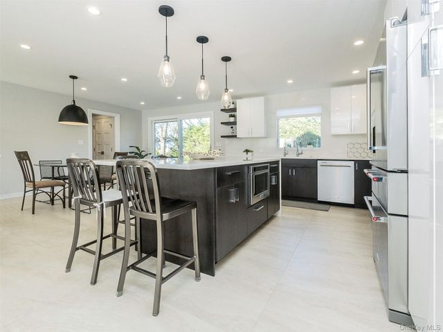 27 Pine Street, Port Washington, NY 11050