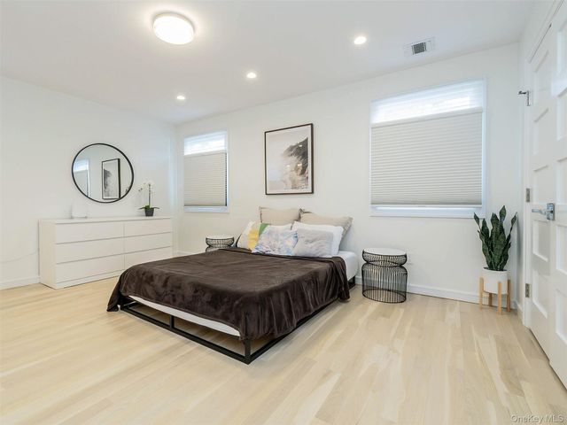 27 Pine Street, Port Washington, NY 11050