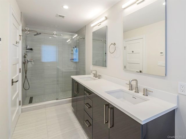 27 Pine Street, Port Washington, NY 11050