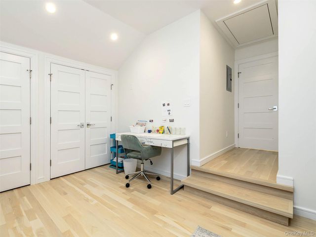 27 Pine Street, Port Washington, NY 11050