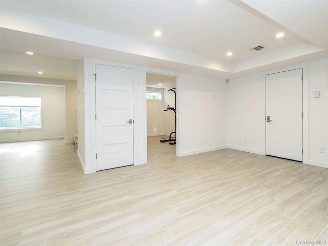 27 Pine Street, Port Washington, NY 11050