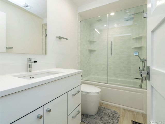 27 Pine Street, Port Washington, NY 11050