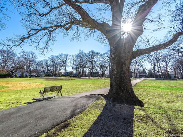 27 Pine Street, Port Washington, NY 11050