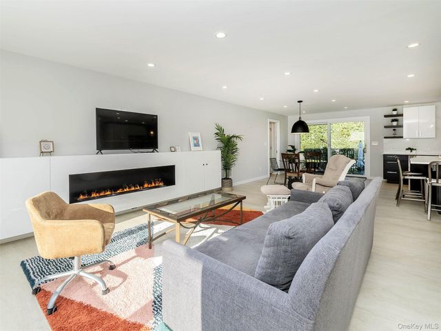 27 Pine Street, Port Washington, NY 11050