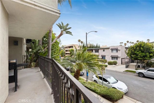 4536 Colbath Avenue 101, Sherman Oaks, CA 91423
