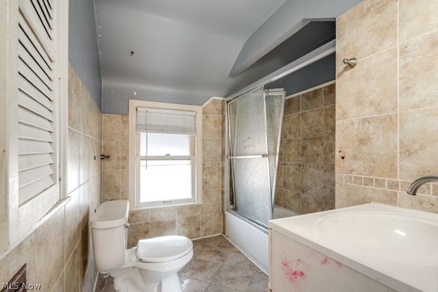 860 E 232nd Street, Euclid, OH 44123