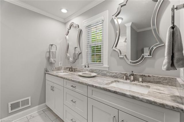440 Sherwood Forest Road, Winston-salem, NC 27104
