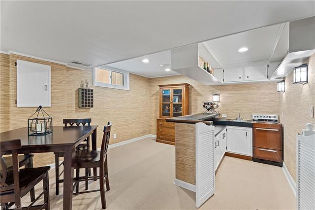 440 Sherwood Forest Road, Winston-salem, NC 27104