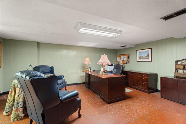 440 Sherwood Forest Road, Winston-salem, NC 27104