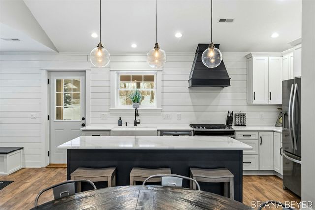 6541 145th Avenue, Holland, MI 49423